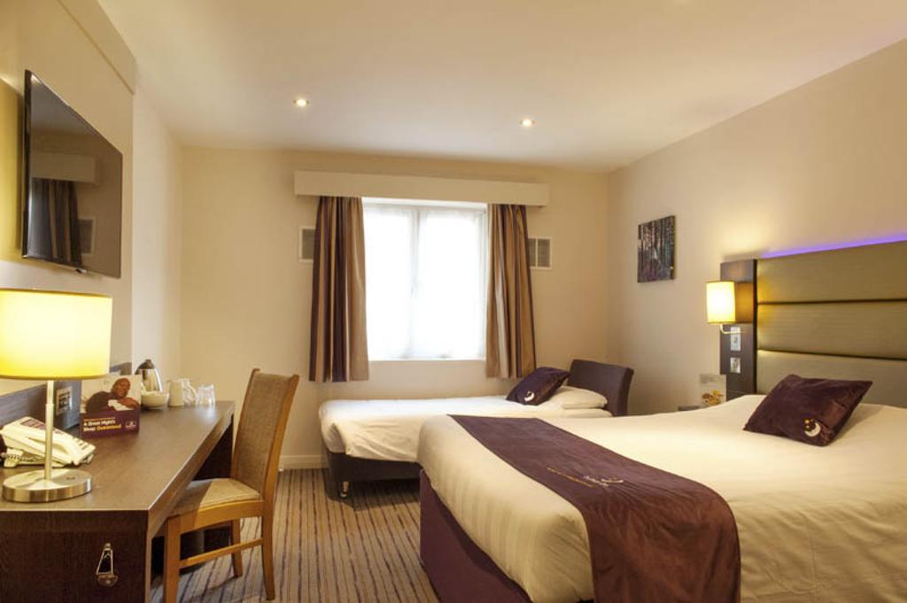 Premier Inn Aberdeen Airport - Дайс Номер фото