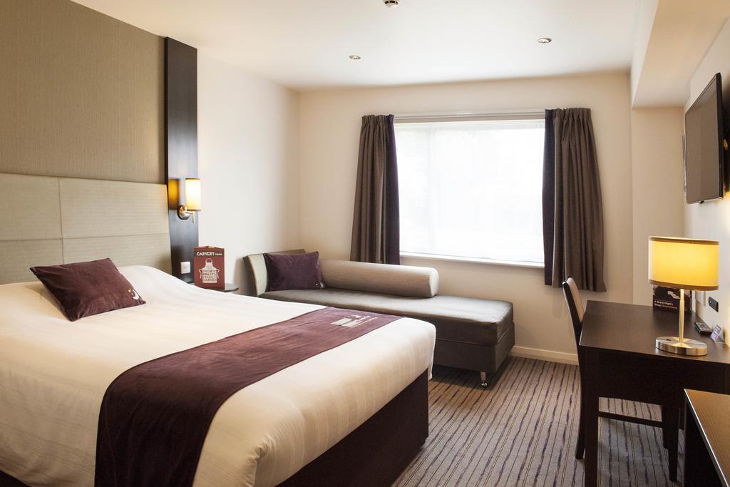 Premier Inn Aberdeen Airport - Дайс Номер фото