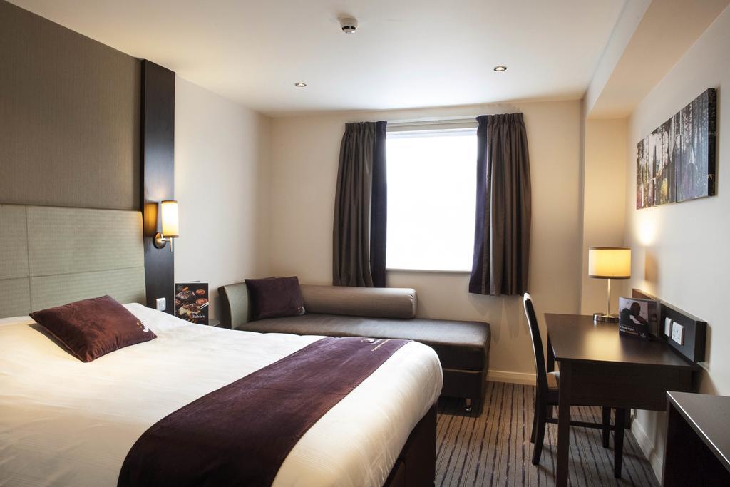 Premier Inn Aberdeen Airport - Дайс Номер фото