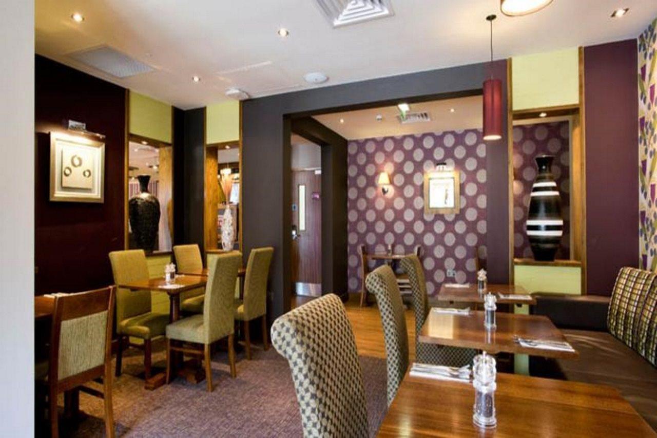 Premier Inn Aberdeen Airport - Дайс Екстер'єр фото
